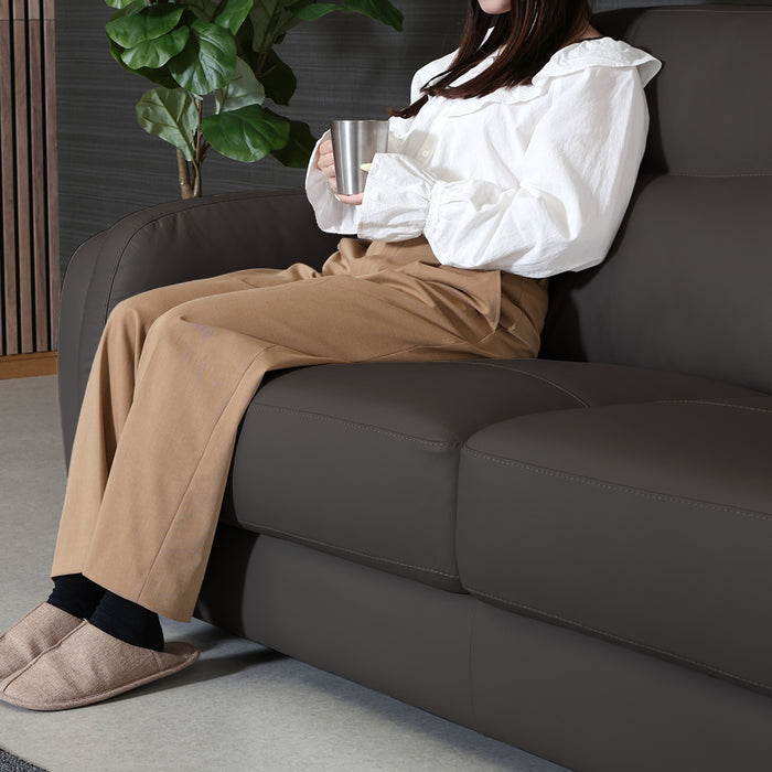 ダークブラウン